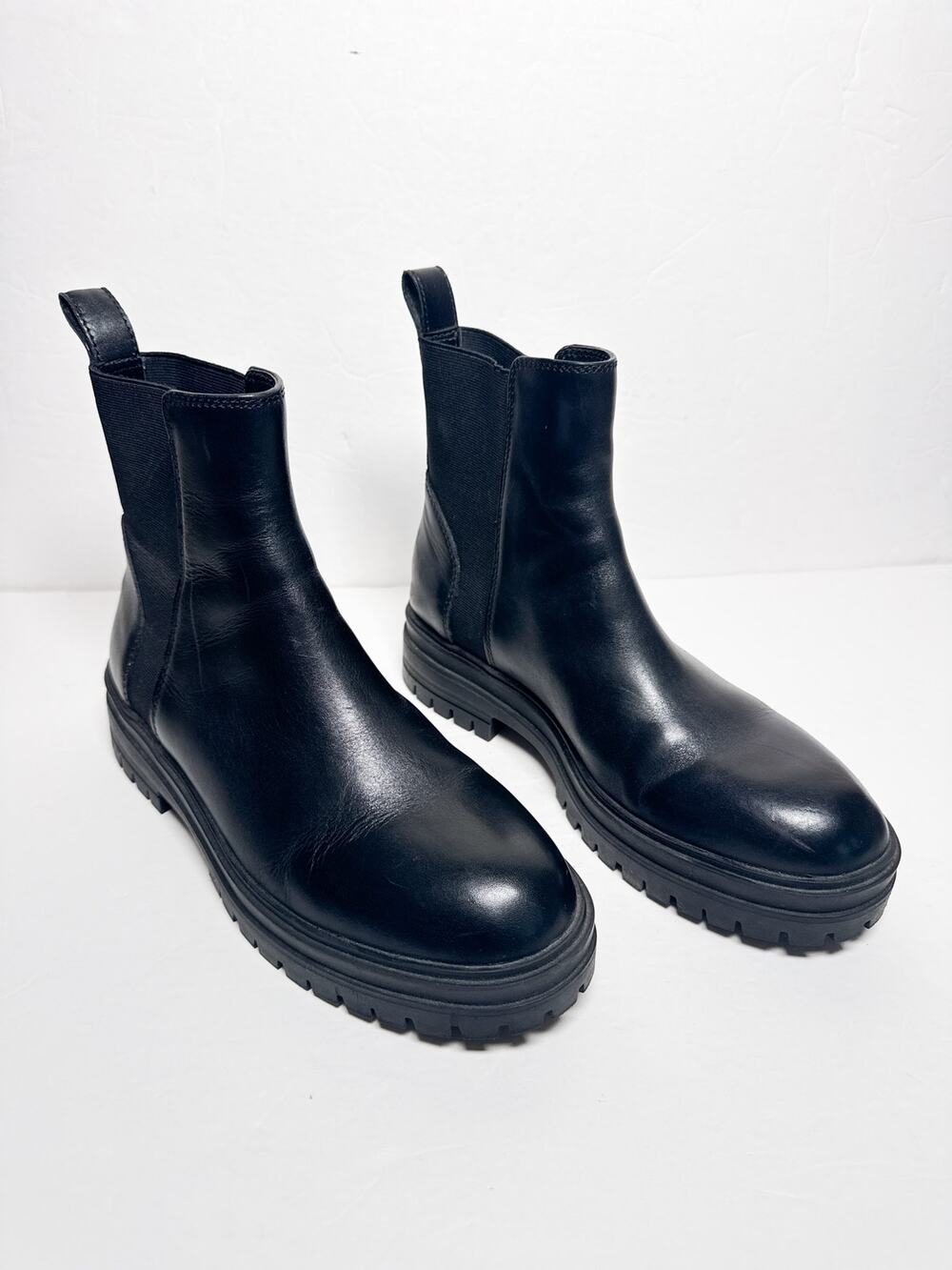 Steve Madden Handout Black Leather Lug Sole Chelsea Boots Size 9